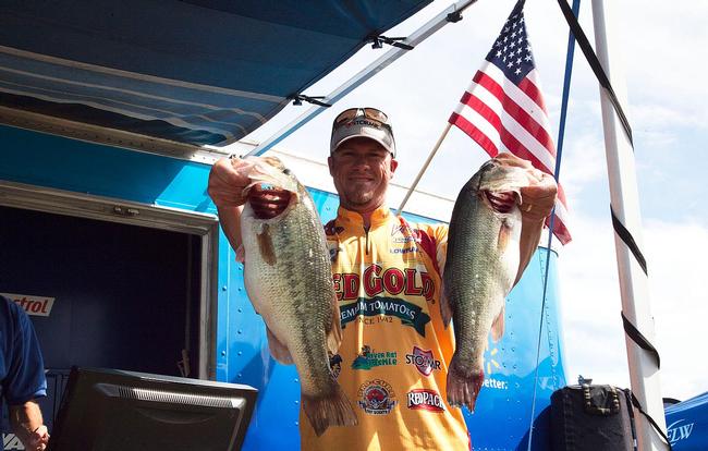 Kentucky Lake favorite Todd Hollowell is in the runner-up spot after day one. He had good luck today with a few key techniques that have allowed him to catch fish behind other anglers on crowded ledges.