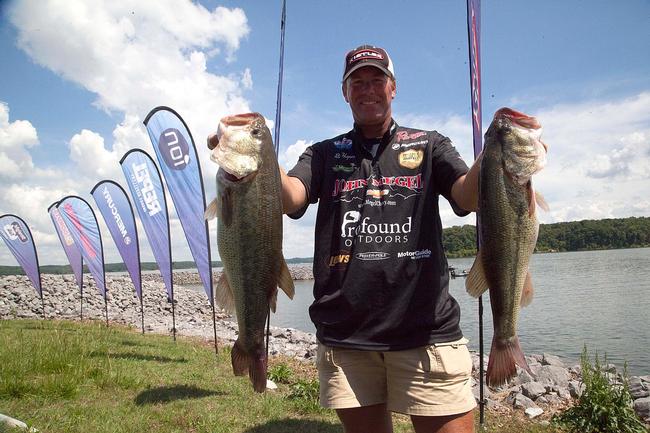 Always in contention on the Tennessee River, pro Randy Haynes is less than 2 pounds off the lead after two days of fishing.