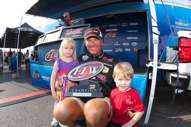 Randy Haynes' wife and children were on hand to watch him win his fourth Rayovac FLW Series title. 
