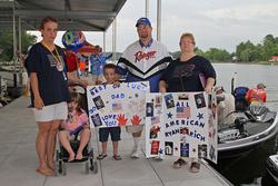 Co-angler Ryan Rich enjoys a dockside visit from his greatest fans: his wife Amy, daughter Lindsey, Son Bryan and mother Tresa.