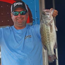 Day-two co-angler leader Bryan Cothran slipped to second on day three.