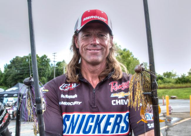 Snickers pro Jim Moynagh used the All Terrain Tackle Jim Moynagh's Football Jig and a swimbait to dredge up over 86 pounds of bass and third place. 