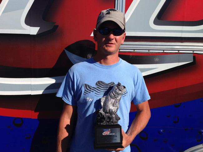 Co-angler Kyle Radake of Cape Girardeau, Mo., won the Sept. 20-21 LBL Division Super Tournament on Kentucky-Barkley Lakes with a two-day total weight of 32 pounds, 6 ounces. Radake took home over $2,400 in winnings for his efforts.