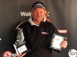 Co-angler Terry Lawless of Murfreesboro, Tenn., won the Feb. 7 Choo Choo Division event on Lake Guntersville with three fish that weighed a whopping 19 pounds, 10 ounces. He received a $3,000 check for his efforts.