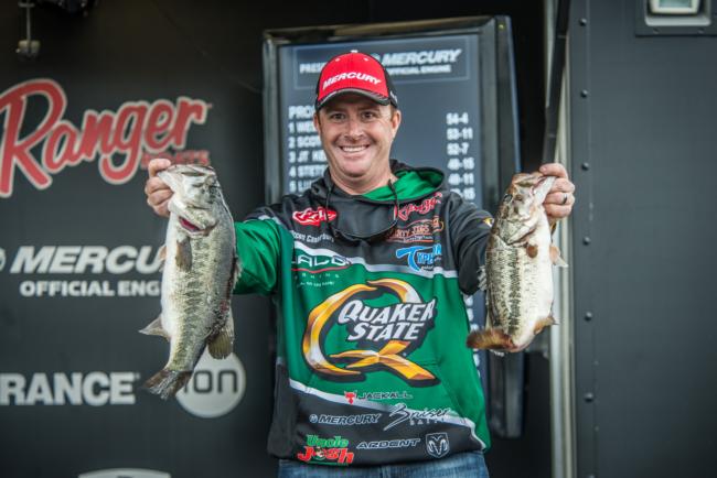 Quaker State pro Scott Canterbury weighs 14-13 on day three of the FLW Tour on Lake Toho to make the top-10 in third place.