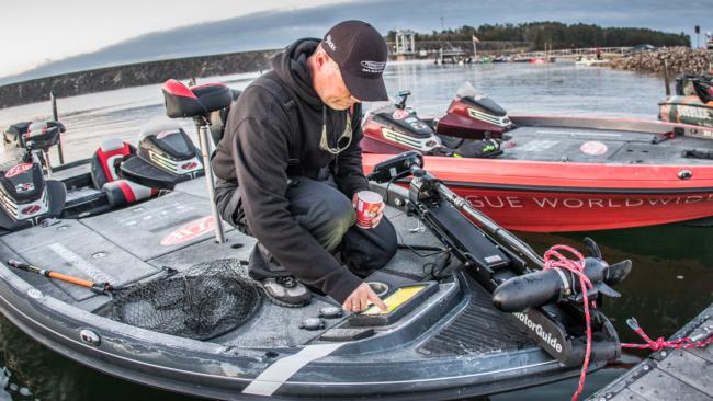 Electronics are always important, but most pros are seeing their bass with their eyes, not their depth finders, this week as the fish move in to spawn.