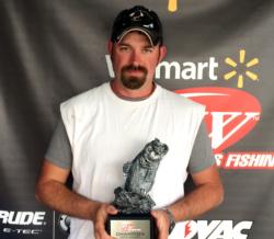 Co-angler Dusty Rhoades of Gravelly, Ark., won the April 11 Arkie Division event on Lake Dardanelle with a limit weighing 16 pounds to earn a $2,000 payday.