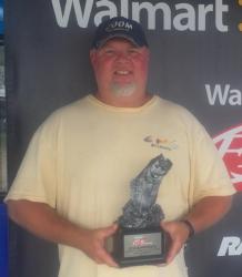 Co-angler Lonnie Drusch of Sumter, S.C., won the April 18 South Carolina Division event on Lake Wateree with a 17-pound, 13-ounce limit to earn over $1,600.