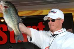 Co-angler Gary Key of Phoenix, Ariz., parlayed a 23-pound, 12-ounce stringer into a third-place finish at the Clear Lake event.
