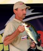 Richard Herold of Cedar Rapids, Iowa, caught eight bass weighing 16 pounds, 9 ounces to win the Co-angler Division at the Mississippi River.