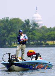 2005 Land O'Lakes Angler of the Year Greg Hackney fishes near the Capitol in the Wal-Mart FLW Tour event on the Potomac River.