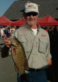 James Richardson Sr. leads the Co-angler Division with a day-one catch of five bass weighing 21-1.