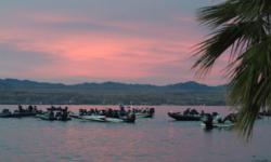 Anglers get ready to kick off the 2006 Western Division on Lake Havasu.