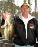 Co-angler Emmet Barnett of Waldron, Ark., is in third place with six bass, 22 pounds, 6 ounces.
