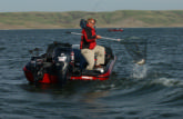 Pro Richard Nascak lands the monster that helped catapult him to the top of the 2006 FLW Walleye Tour Championship on Lake Oahe.