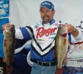 Gayle Julian of Bakersfield, Mo., leads the Co-angler Division of FLW Series on Lake of the Ozarks with 19 pounds.