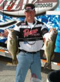 Ronnie Eschete Jr. is the No. 6 pro with 25-4 on day one.