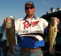 Richard Dobyns of Yuba City, Calif., climbed into the fifth-place spot for the pros with a two-day weight of 45 pounds, 11 ounces.