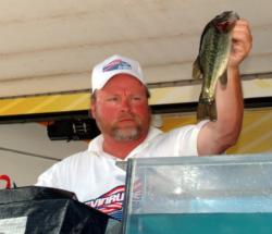Co-angler Ron Abbott of Lafayette, Ind., placed second with 15 bass for 25-9, worth $3,177.