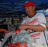 Pro Stephen Johnston of Hemphill, Texas, slipped to fifth with a three-day total of 50 pounds, 7 ounces.