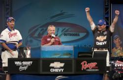 Co-angler Kevin Wells of South Shore, Ky., has his winning weight announced at the BFL All-American.