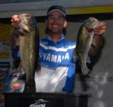 Pro Ott Defoe of Knoxville, Tenn., holds down the fourth place position with 15 pounds, 7 ounces.