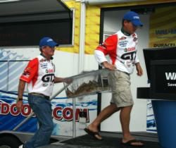 The weigh-in audience cheered when they saw the heavy limit that Warren Girle and Billy Harris brought to the scale.