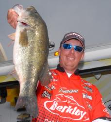 Berkley pro Glenn Browne of Ocala, Fla., dug into his fifth position from day one and held his ground with a two-day total of 33 pounds, 5 ounces. 