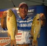 Pro Terry Baksay of Easton, Conn., is tied for fifth with 20-10.