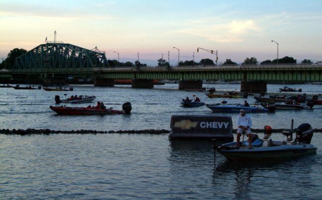 The 2008 Chevy Open, being held on lakes Erie and St. Clair via the Detroit River, offers a $1.5 million total purse.