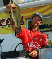 Finishing sixth, Michael Iaconelli moved into first place in the Stren Northern Division points standings.