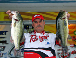 Throwing frogs all day, Virginia pro Mike Hoskings placed second with 34-3.
