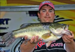 With a limit that included Big Bass honors, Virginia pro Chad Hicks made a big move from 20th place to fifth on day two.