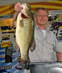A late day flurry for co-angler Joe Klepacz included this 6-pound, 3-ounce largemouth that won the Big Bass award.