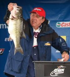 Timothy Achee caught a 31-pound, 11-ounce stringer Friday and moved into second place among the co-anglers.