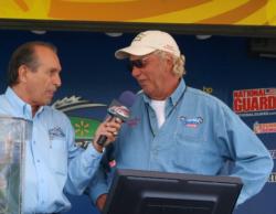 Second-place pro Randy Stevens speaks with Tournament Director Sonny Reynolds about his day on the water. 