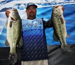 Modesto, Calif. pro Tommy Cardoza moved up two spots to third.