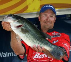 Flipping Sweet Beavers and Texas-rigging Senkos lifted Sean Minderman to fifth place.