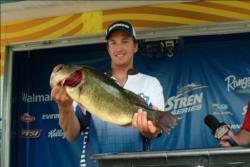 Chris Johnston of Peterborough, Ont. weighed the Folgers BIg Bass of the Day in the pro division at 6 pounds, 15 ounces. Johnston is in ninth place with 17-7 overall. 