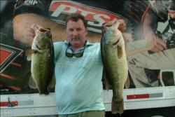 Leading the co-angler division after day one of the Stren Series Northern Division tournament on the Potomac River is Doug Richardson of Newmarket, Ont. with 19 pounds, 12 ounces, which is a better weight than what the leading pro brought to the scales.