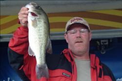 Despite heading into Friday's competition in 100th place, co-angler Brad Baldwin of Dayton, Ohio, surged into the lead after recording a total catch of 7 pounds, 11 ounces.