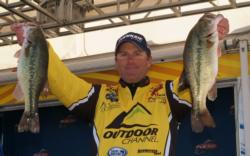 Pro Joe Thomas slipped from fifth to ninth after catching three bass weighing 9 pounds, 8 ounces.