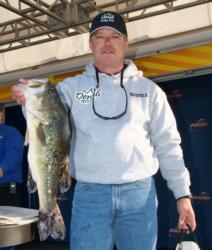 Van Roy Foster took fourth place in the Co-angler Division with 16 pounds, 5 ounces.