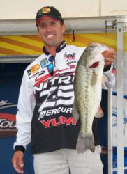 After catching a limit weighing 16 pounds, 13 ounces Thursday, Edwin Evers climbed to fourth place in the Pro Division.