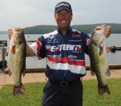 Evinrude pro David Walker rounds out the top-five finalists fishing on Saturday with a three-day total of 63-4.