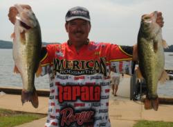 David Fritts sacked a whopping 28 pounds to jumped into 4th place on day three.