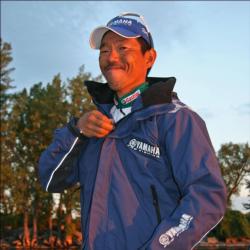 Starting the day in second place, Shinich Fukae will dropshot a Yamamoto Shad Shape worm in about 30 feet.
