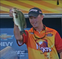 Flipping docks for largemouth enabled Andy Montgomery to improve to fourth place.