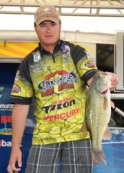 Derek Remitz of Grant, Ala., moved up into third place with a two-day total of 27-13.