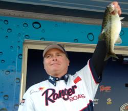 On the strength of a total catch of 20 pounds, 8 ounces, co-angler Lonnie Foster of Kneeland, Calif., took home third place at the EverStart Lake Shasta event.